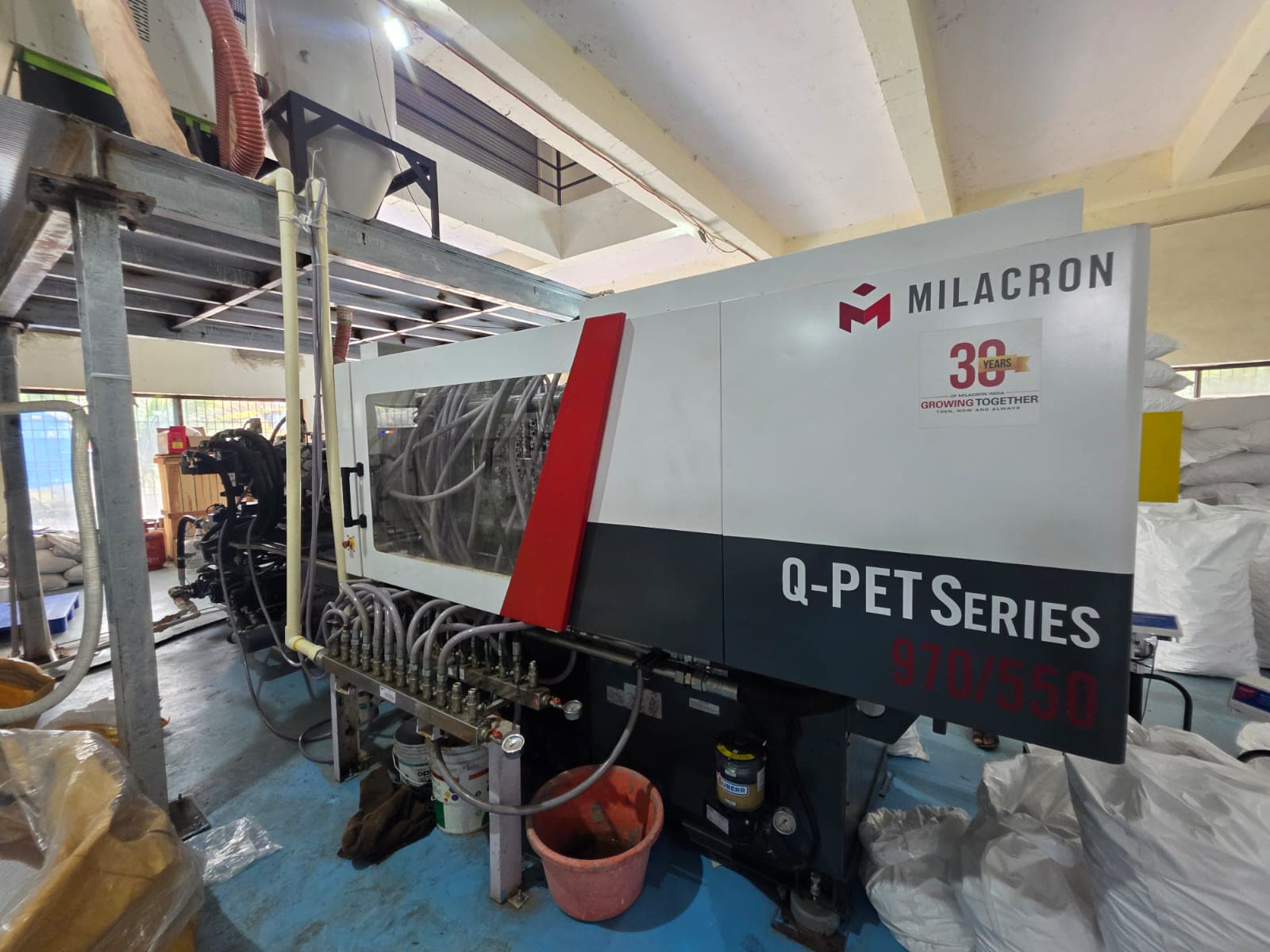 Milacron Q-PET molding machine